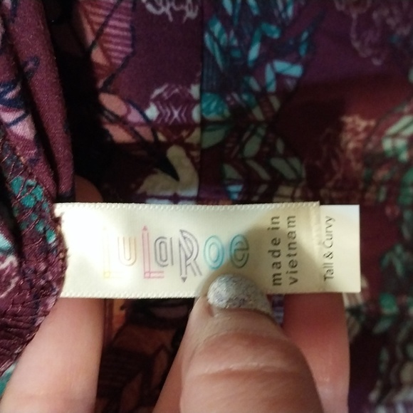 Tall and Curvy Lularoe Leggings - Picture 3 of 5